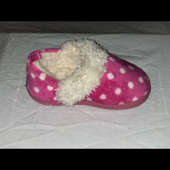 Girls’ Slippers - Picture 2 of 6